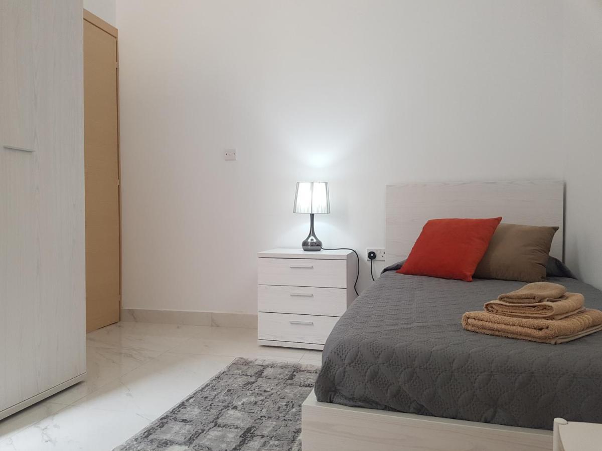 Ac1- Prime Location 3 Bedroom Apt In St.Julian'S Saint Julian's Bagian luar foto